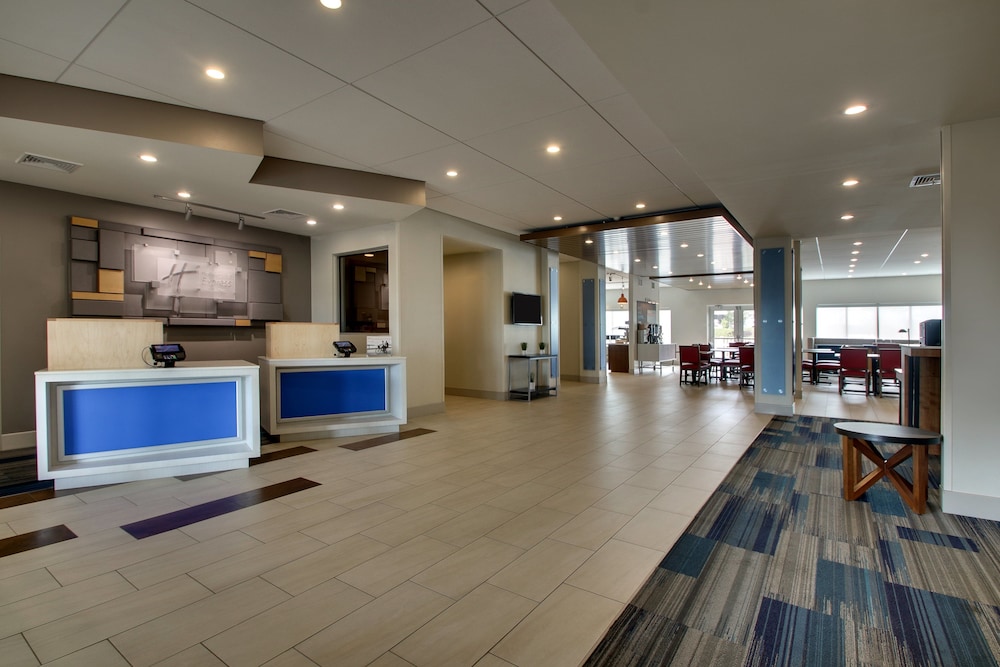 Holiday Inn Express & Suites Lancaster East Strasburg by IHG - photo 35