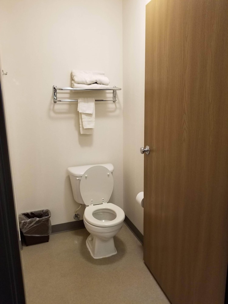 Bilmar Inn & Suites Dell Rapids Near Sioux Falls - photo 89