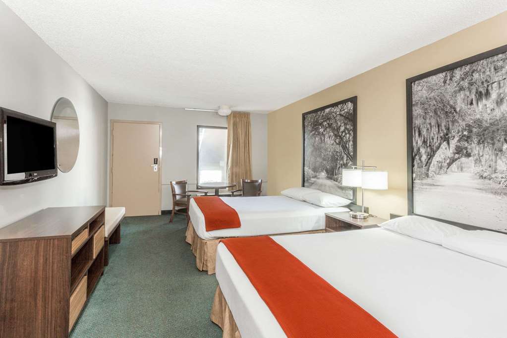 Super 8 by Wyndham Adel - photo 9