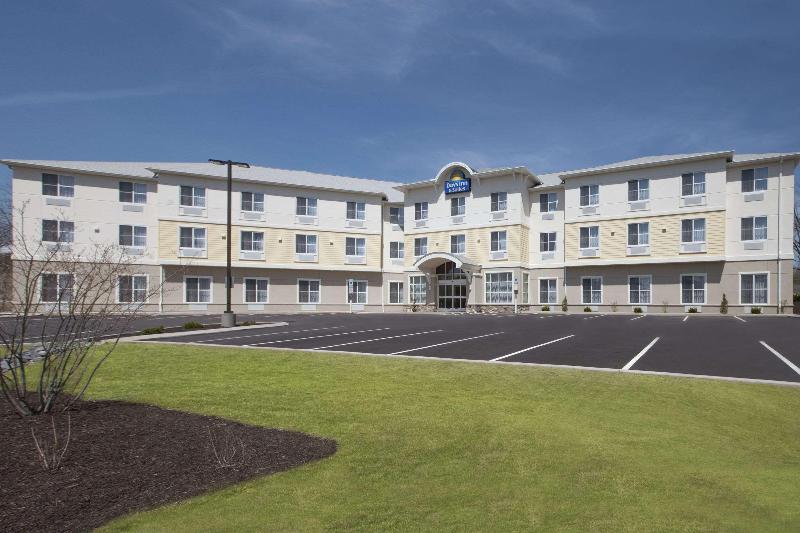 Sleep Inn & Suites Altoona North - photo 2