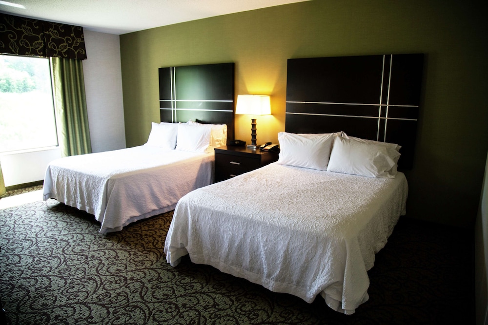 Hampton Inn & Suites Sharon - photo 18
