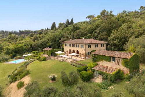Centolivi 12 by Salogi Villas — 4-Star Luxury Hotel in Montecastello, Italy