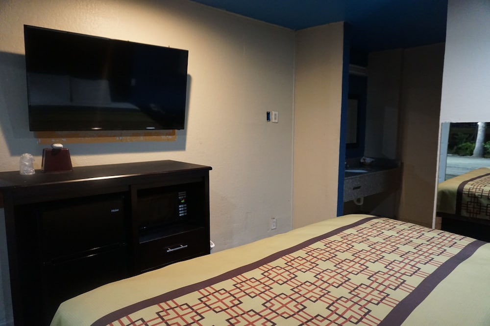 Star Light Inn - photo 8