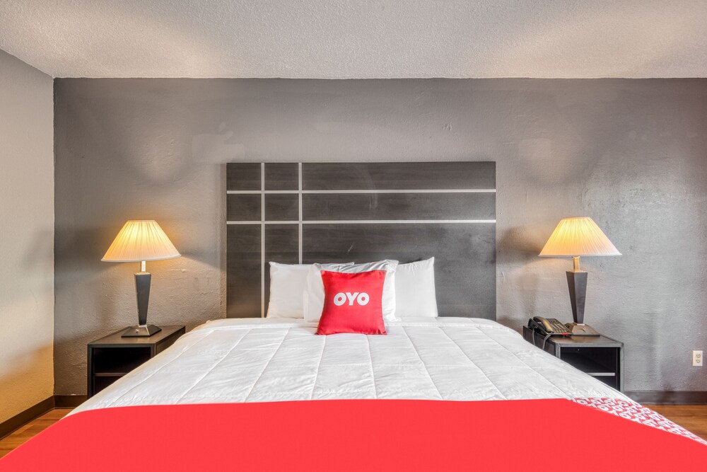 OYO Hotel Jackson Fairgrounds I 55 - photo 18