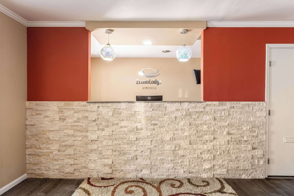 Econo Lodge Concordia MO - photo 4