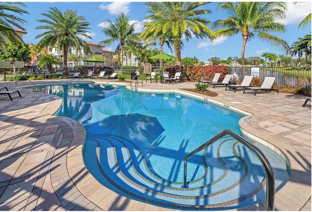 Landing Furnished Apartments at Miramar Town Center — 4-Star Luxury Hotel in Miramar, United States