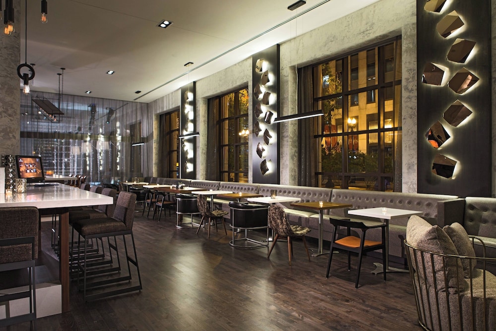 Renaissance Chicago Downtown Hotel - photo 83