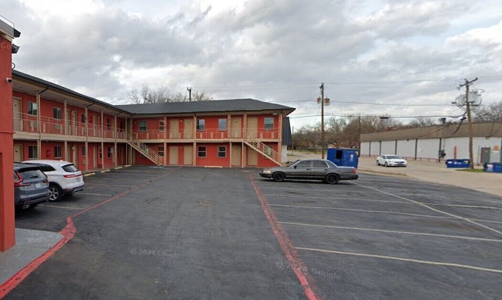 Exclusivo Inn by OYO Grand Prairie TX - photo 14