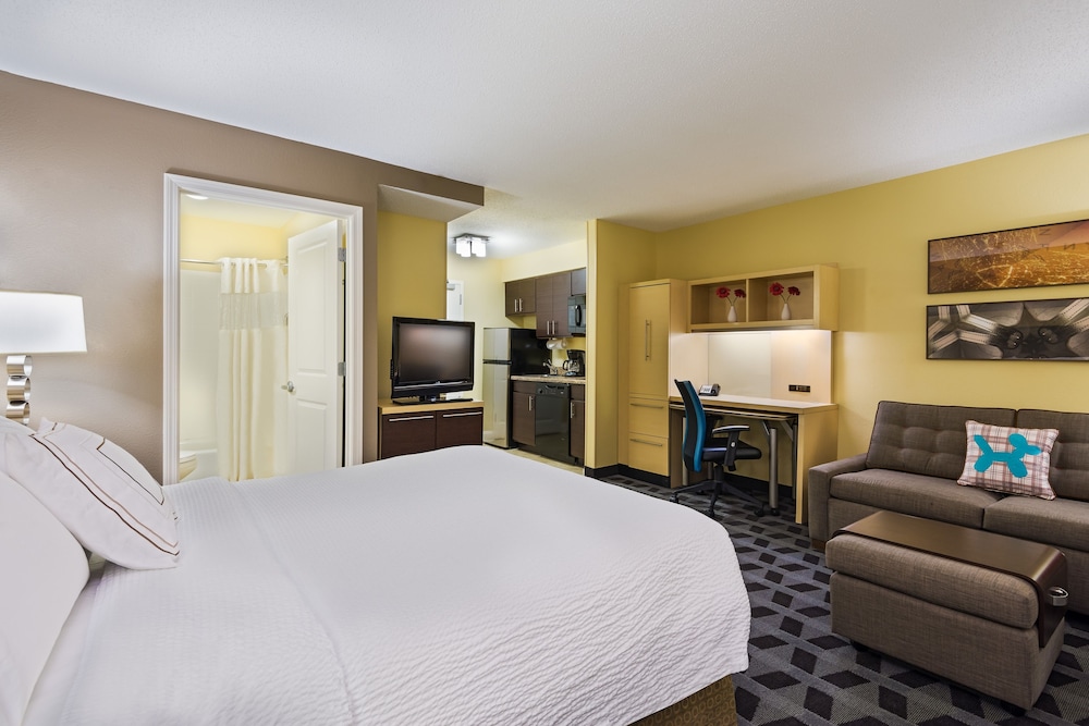 TownePlace Suites by Marriott Pensacola - photo 5