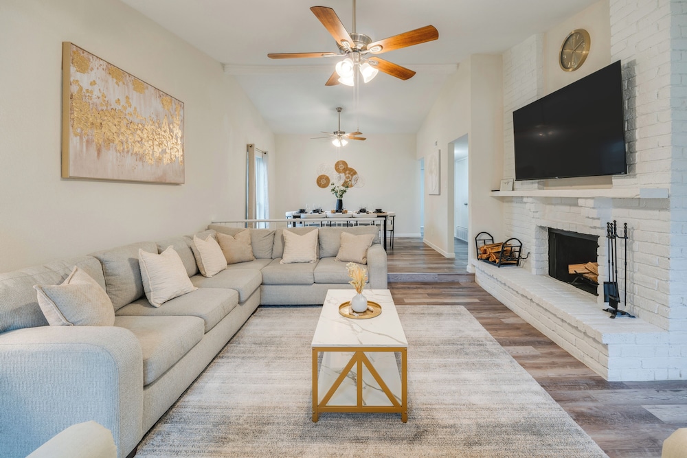 10 Mi To Six Flags Pet Family Friendly Retreat — Grand Prairie