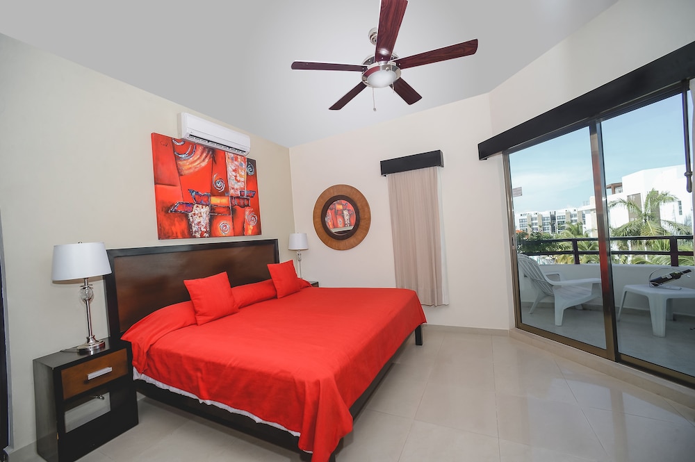 Encanto Riviera Condo Hotel