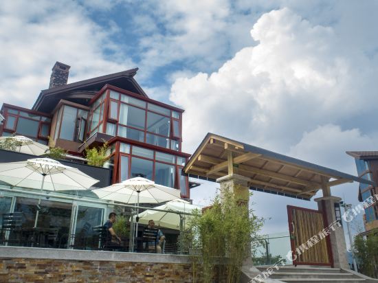 Emei Banshan Qiliping New Element Resort Hote in Leshan, People's Republic of China