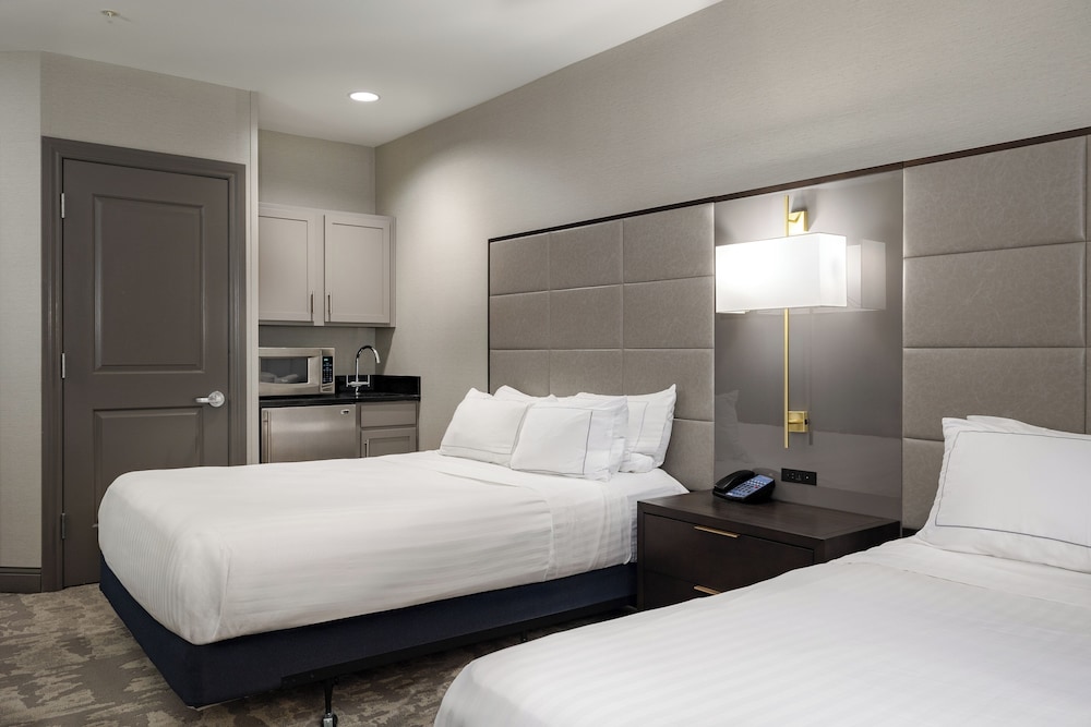 Hilton Promenade at Branson Landing - photo 43