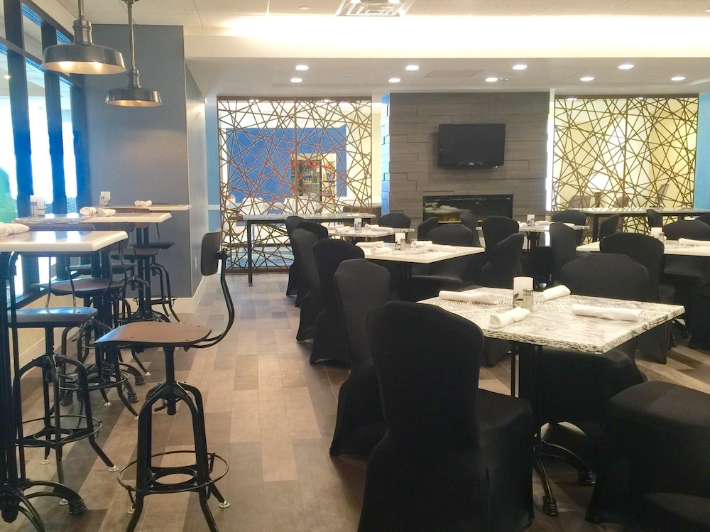 Crowne Plaza Suites Pittsburgh South by IHG - photo 42