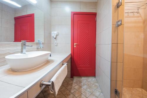 Denis hotel — Tbilisi — photo 4