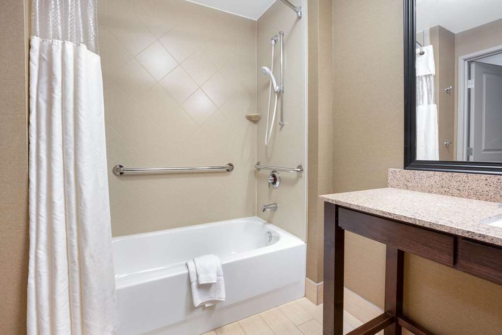 La Quinta Inn & Suites by Wyndham Bellingham - photo 42