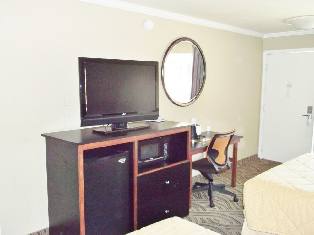 Banfield Value Inn - photo 16