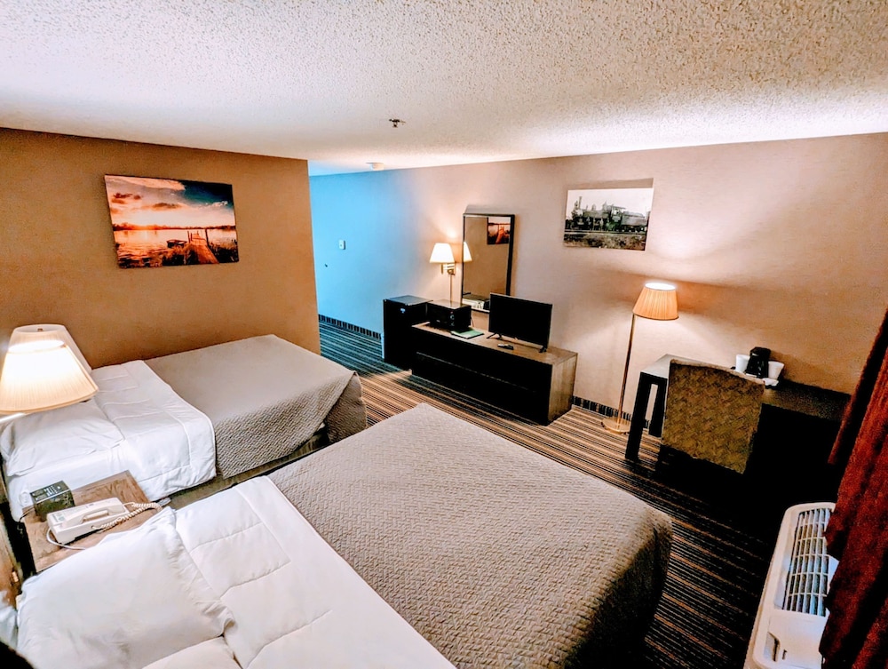 Woodfield Inn and Suites - photo 10