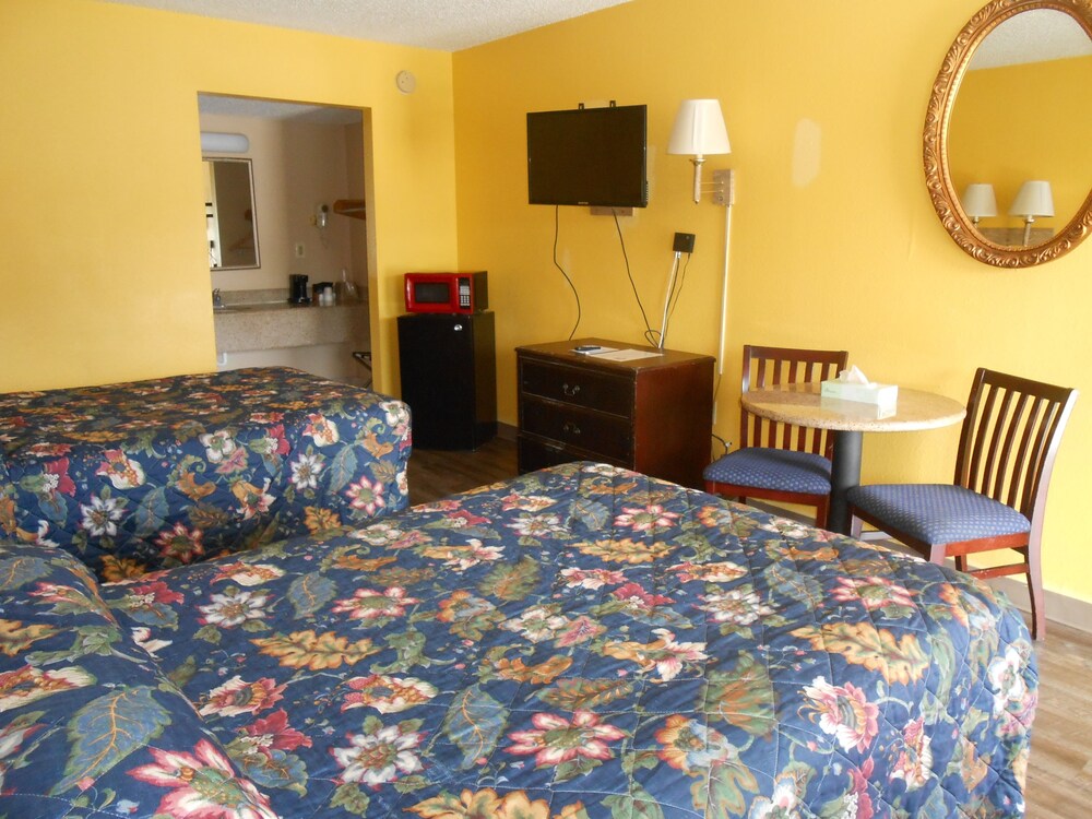 Executive Garden Titusville Hotel - photo 8