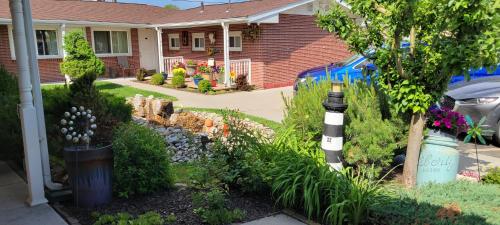 Husker Inn - photo 12