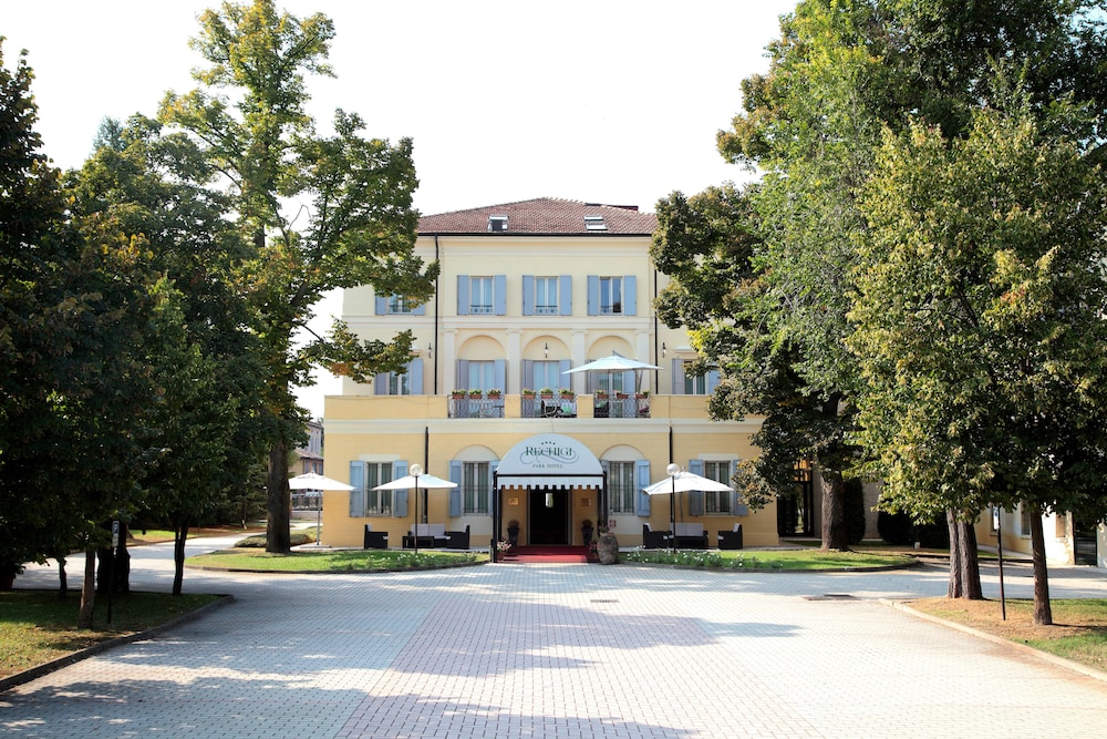 Rechigi Park Hotel — 4-Star Luxury Hotel in Modena, Italy
