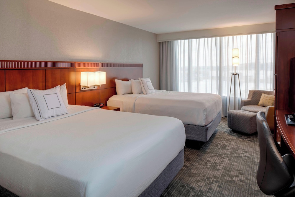 Courtyard by Marriott Boston Logan Airport - photo 16