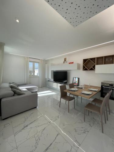 Adige Apartment M3 Apartments — 4-Star Luxury Hotel in Lido Di Jesolo, Italy