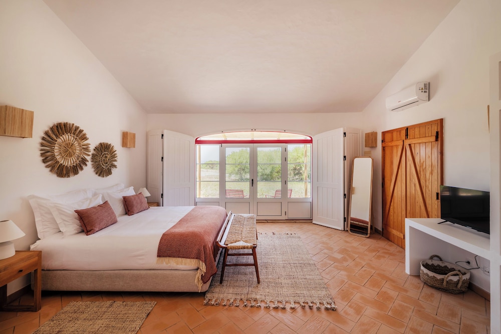 Monte da Bemposta - carbon neutral hotel in Porto Covo