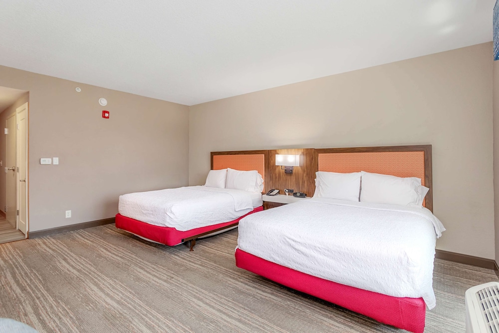 Hampton Inn & Suites Orlando Apopka - photo 12