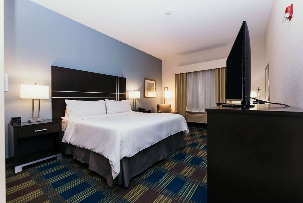 La Quinta Inn & Suites by Wyndham Ankeny IA Des Moines IA - photo 17