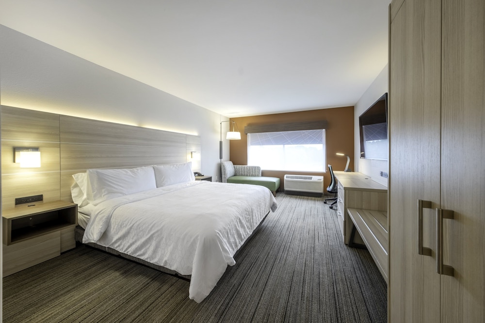 Holiday Inn Express & Suites Staunton by IHG - photo 9