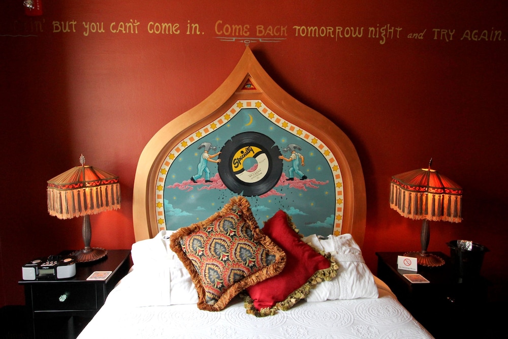 McMenamins Crystal Hotel - photo 11