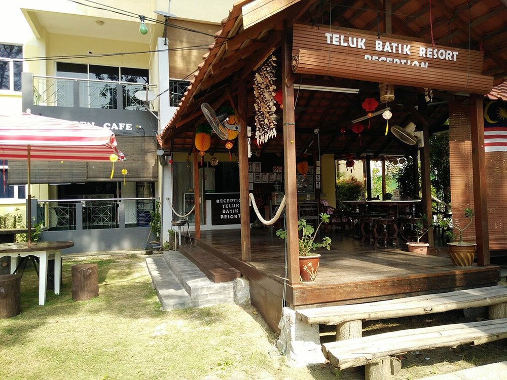 Teluk Batik Resort — Lumut — photo 2