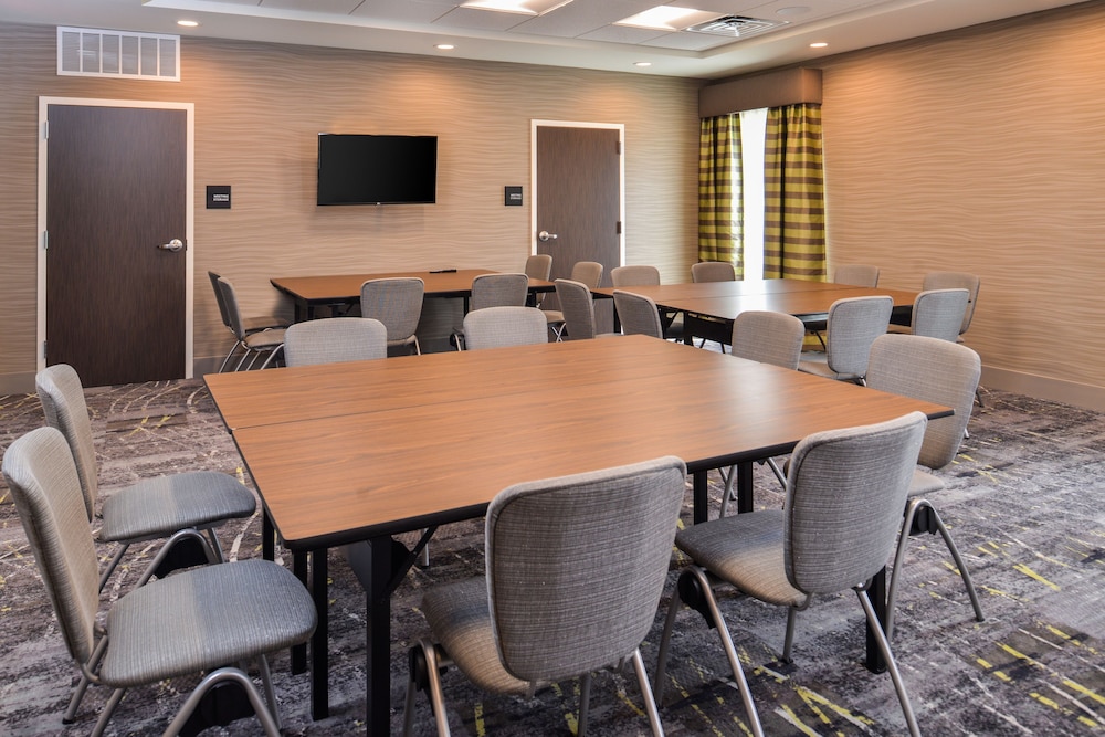 Hampton Inn Omaha Airport - photo 34