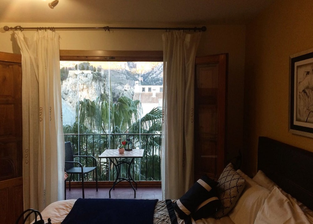 El Tossal - carbon neutral hotel in Alicante