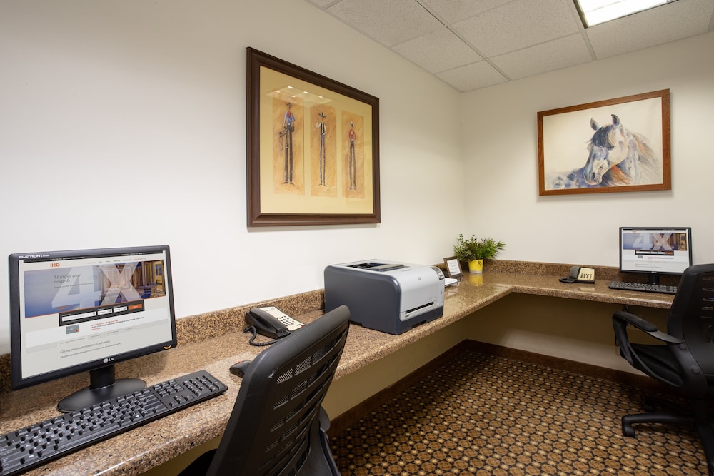 Holiday Inn Express Hotel & Suites Lander by IHG - photo 23