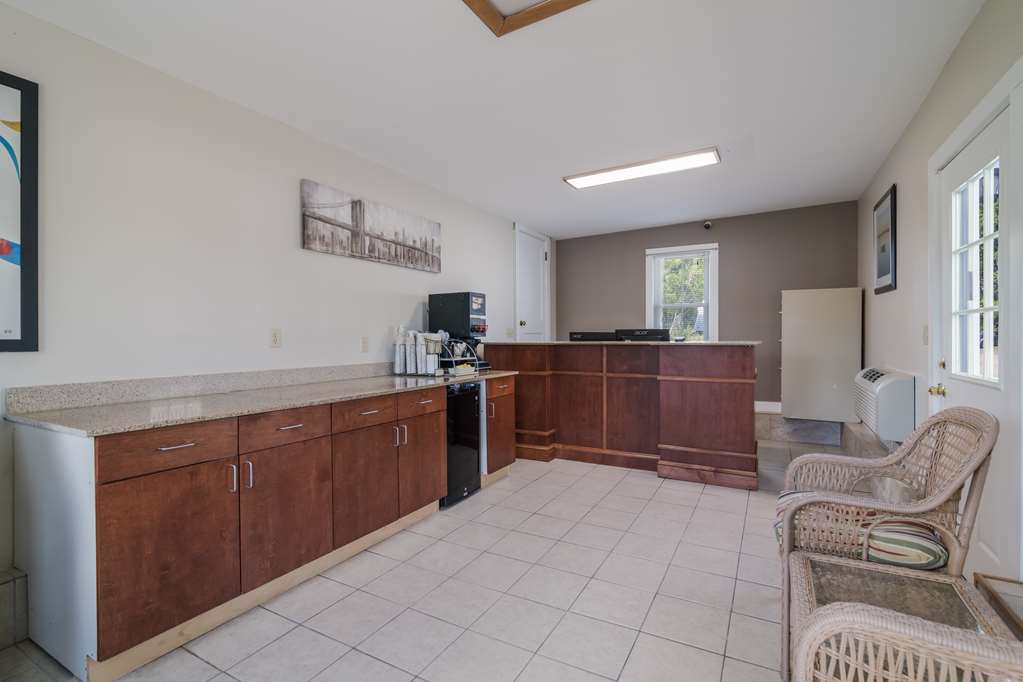 Americas Best Value Inn Scarborough Portland - photo 13