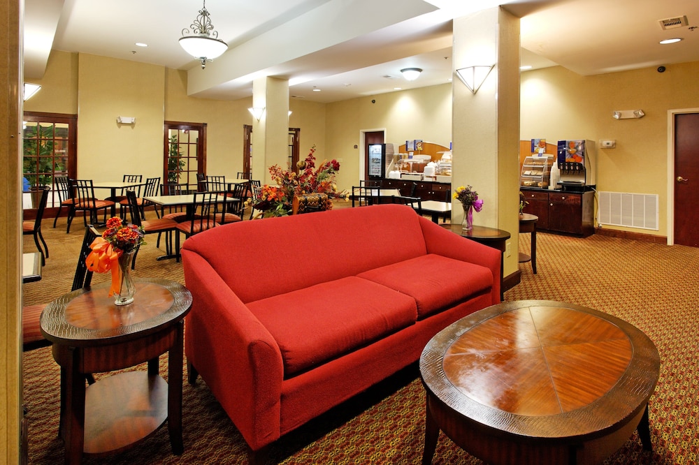 Holiday Inn Express Hotel & Suites Sylacauga by IHG - photo 21