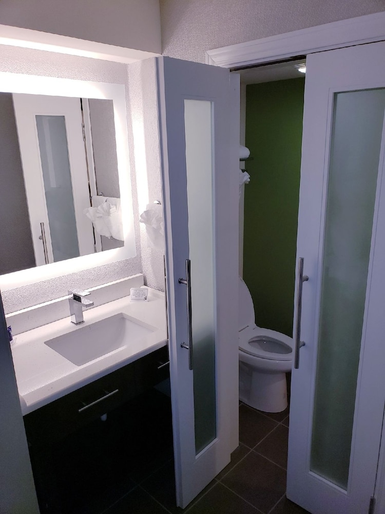 Baymont by Wyndham Slidell - carbon neutral hotel in Slidell