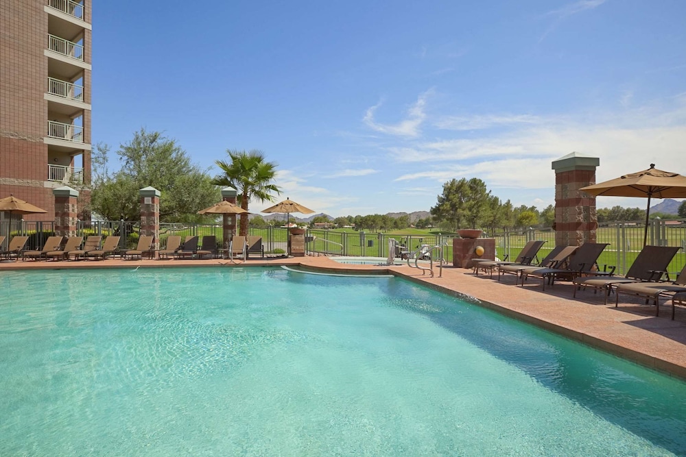 Embassy Suites by Hilton Phoenix Scottsdale - photo 35