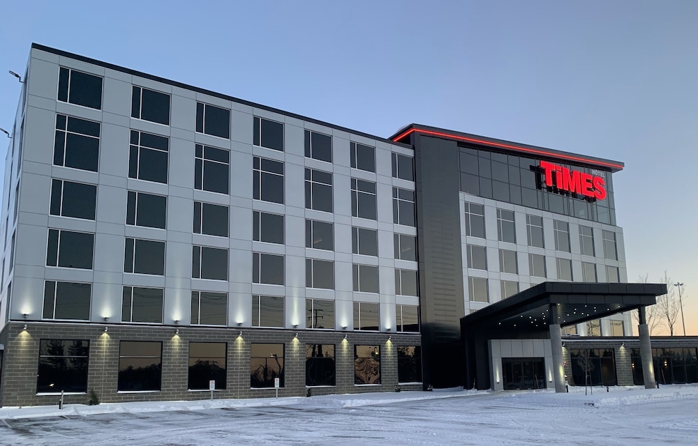 Grand Hotel TiMES Blainville Mirabel — hotel in Blainville