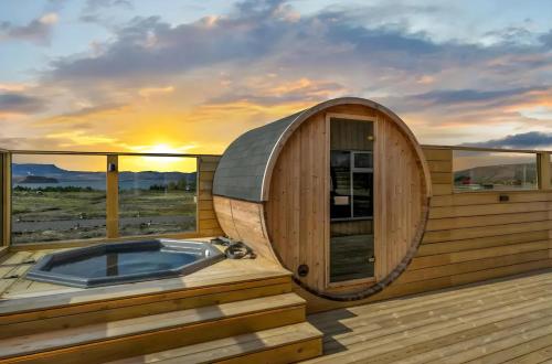 Cozy Cabin with Hot Tub & Sauna Ultimate Retreat