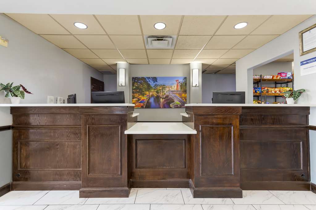 Best Western Medical Center North Inn & Suites Near Six Flags - photo 11