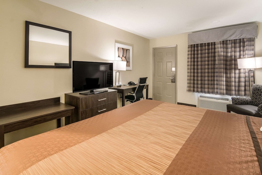 Quality Inn & Suites Dallas Cityplace - photo 7
