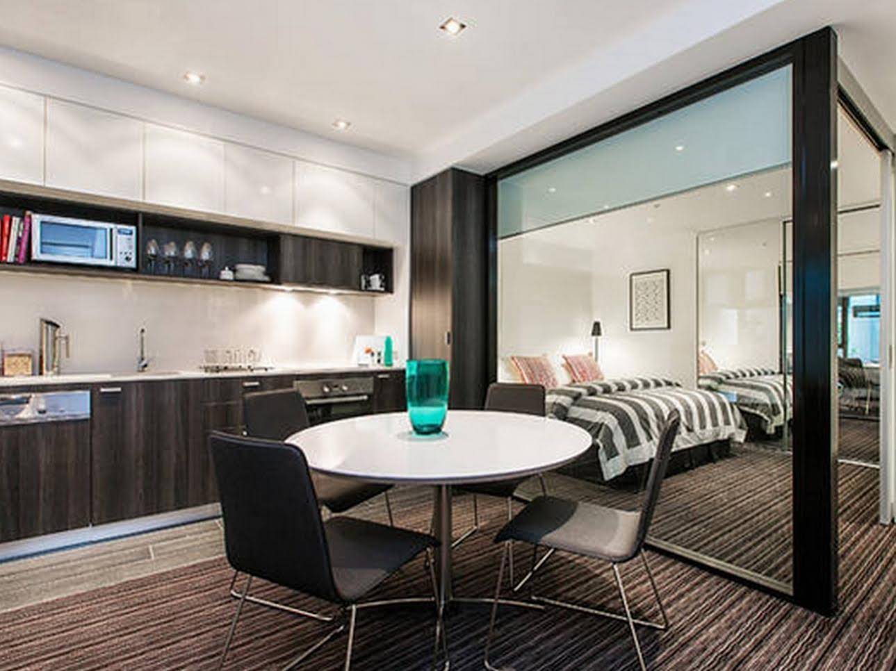 Parkside — 4-Star Luxury Hotel in Saint Kilda, Australia