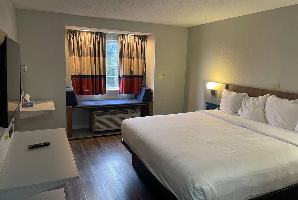 Microtel Inn by Wyndham Atlanta Airport - photo 17