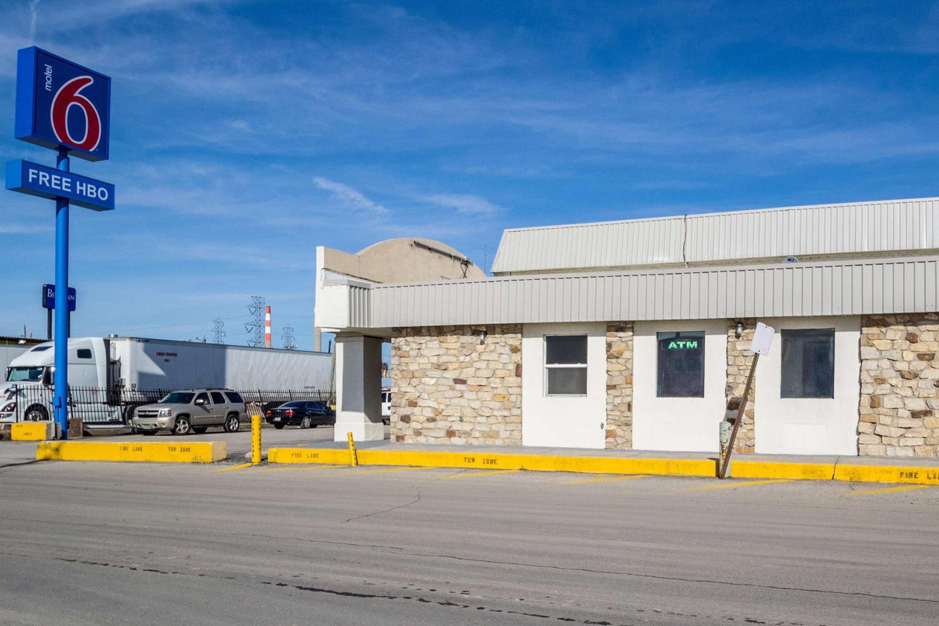 Motel 6 Indianapolis IN South - photo 24