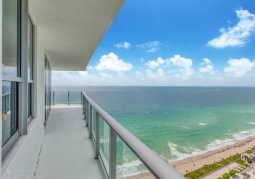 Beautiful Ocean Front 3 Bed 3 Bath @ Hyde Resort - photo 33