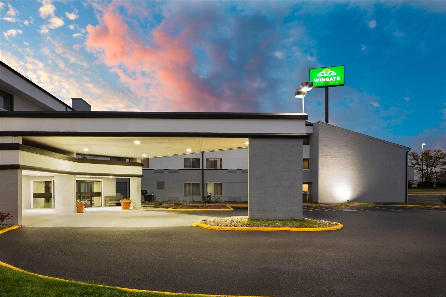 Wingate by Wyndham Lincoln Airport East I 80 - photo 4