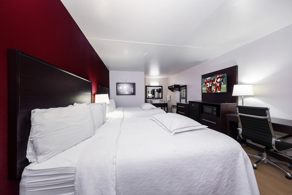 Red Roof Inn PLUS Huntsville Madison - photo 2